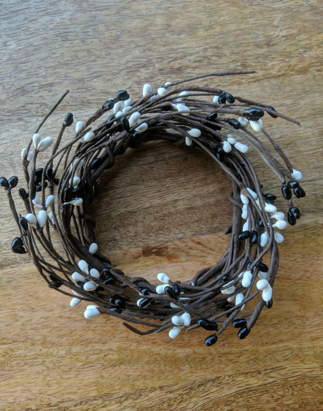 3-1/2" Black &amp; White Pipberry Floral Candle Ring Wreath Decor Accent