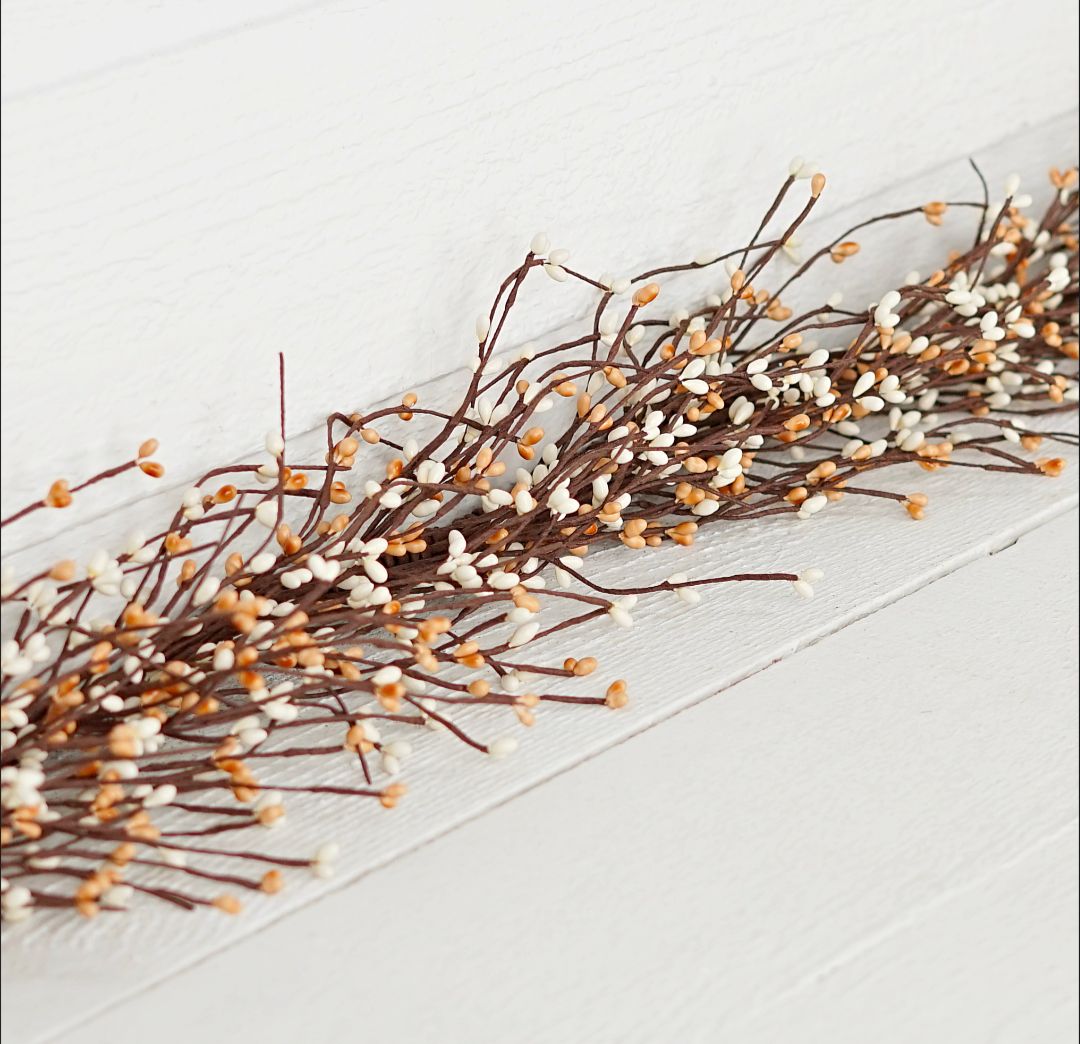 54" Butter Cake Pip Berry Garland