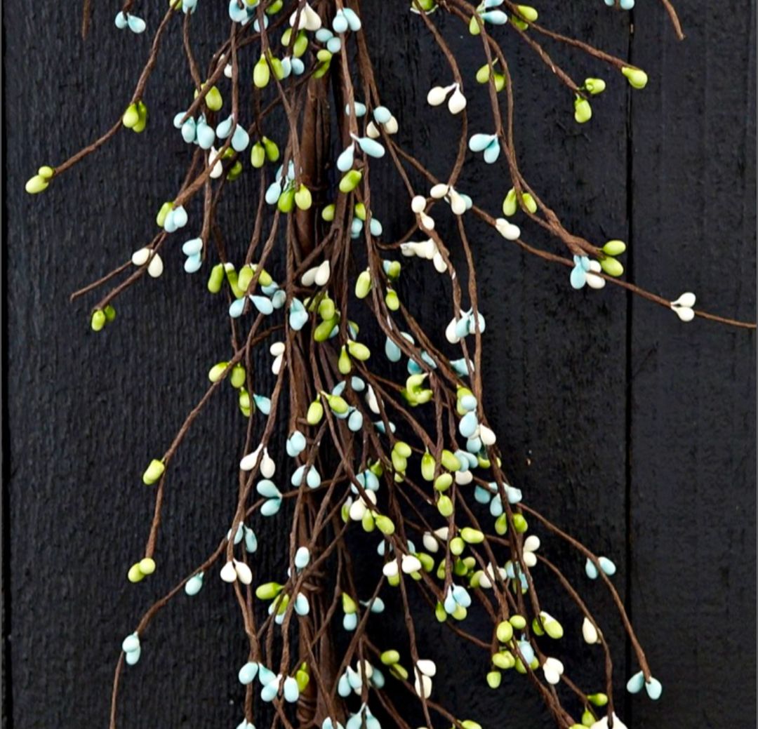 54" Seabreeze Pip Berry Garland