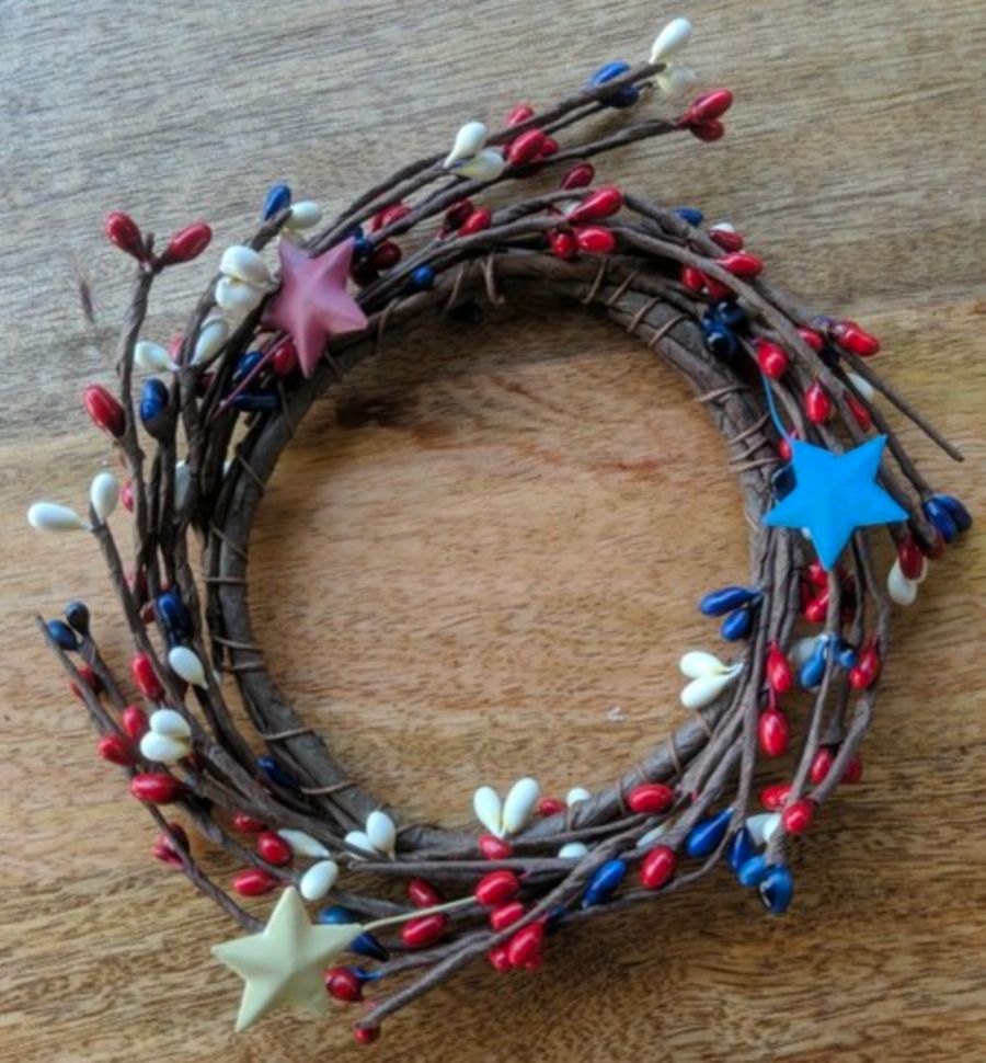 3-1/2" Americana Pip Berry Candle Ring Wreath with Stars