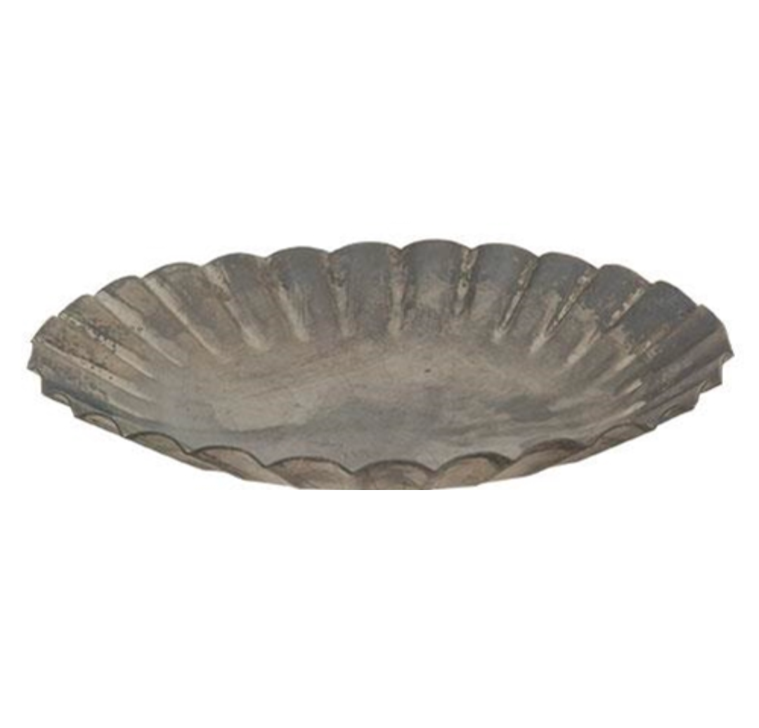 5-1/2" Graywashed Tin Fluted Candle Pan