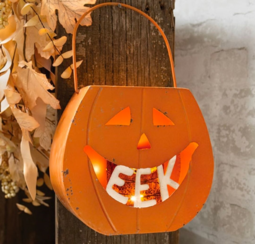 Distressed Metal "EEK" Jack O Lantern Luminary