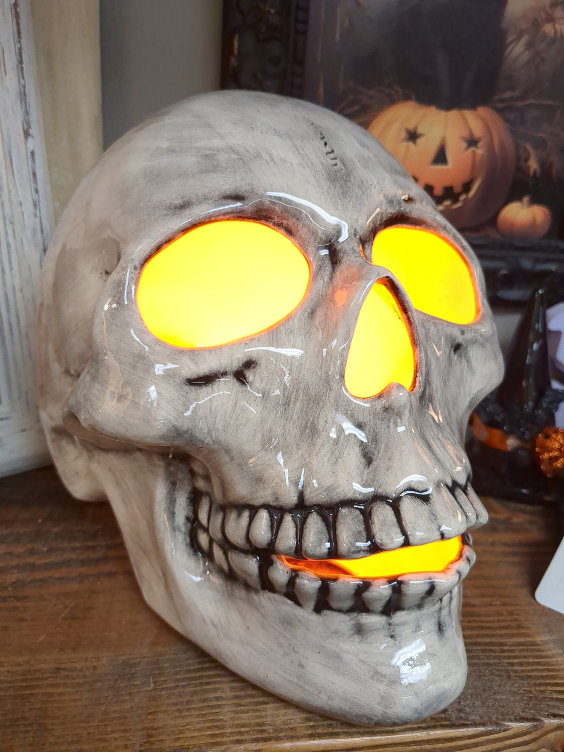 Large Skull Halloween Shelf Sitter