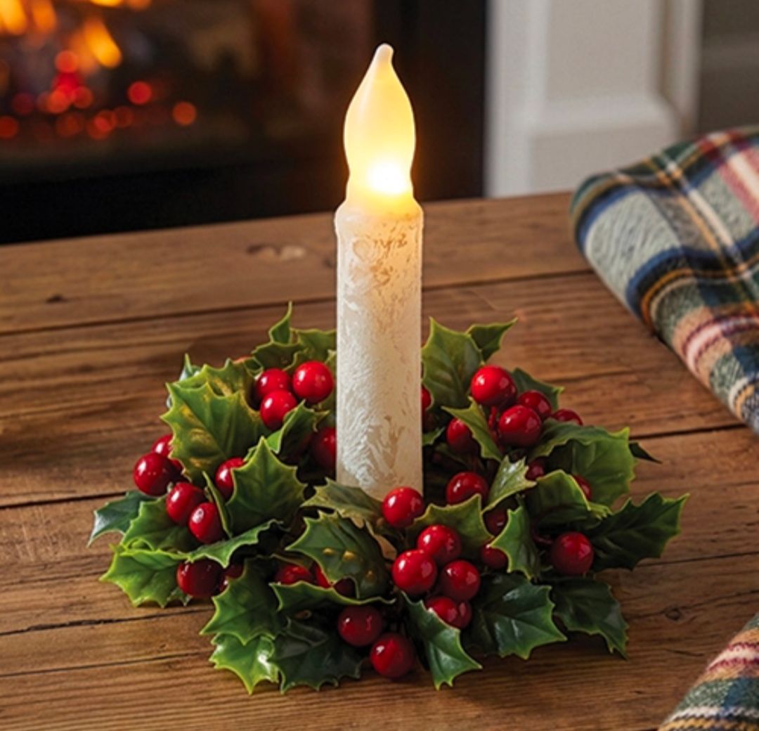 1-1/4" Teeny Holly &amp; Berries Candle Ring