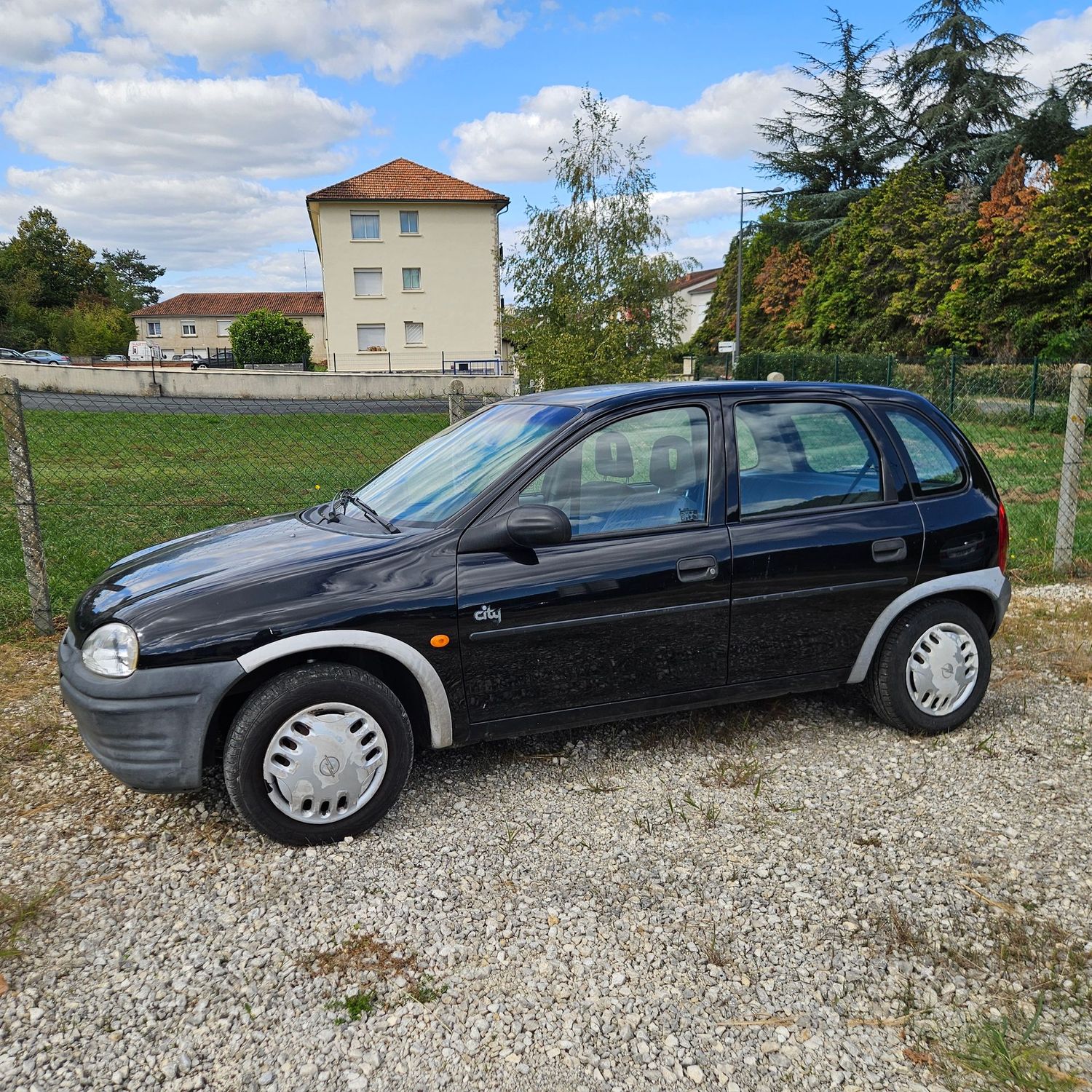 DÉPÔT VENTE OPEL CORSA CITY 1.7i 60cv DÉPÔT VENTE OPEL CORSA CITY 1.7i 60cv