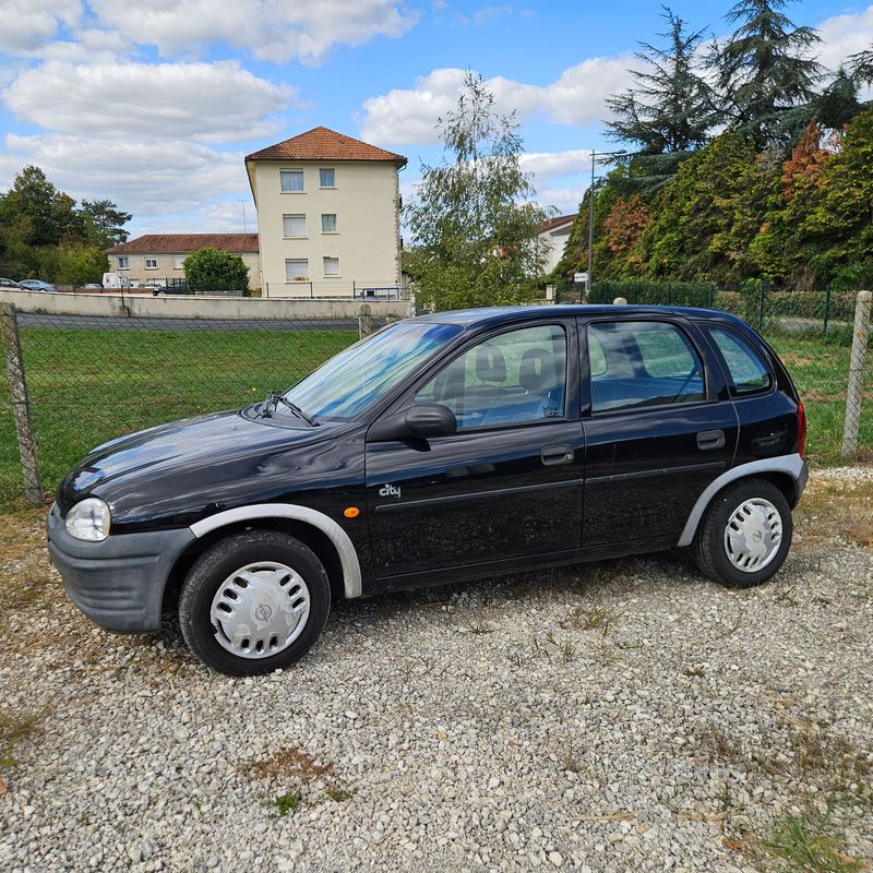DÉPÔT VENTE OPEL CORSA CITY 1.7i 60cv DÉPÔT VENTE OPEL CORSA CITY 1.7i 60cv