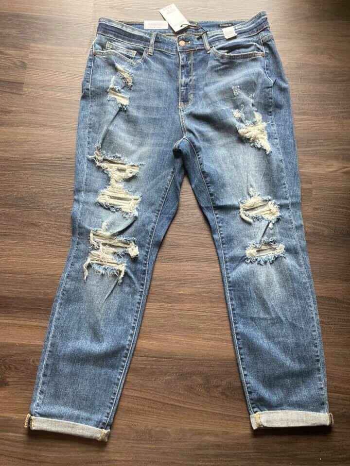 Plus Judy Blue Distressed (18)
