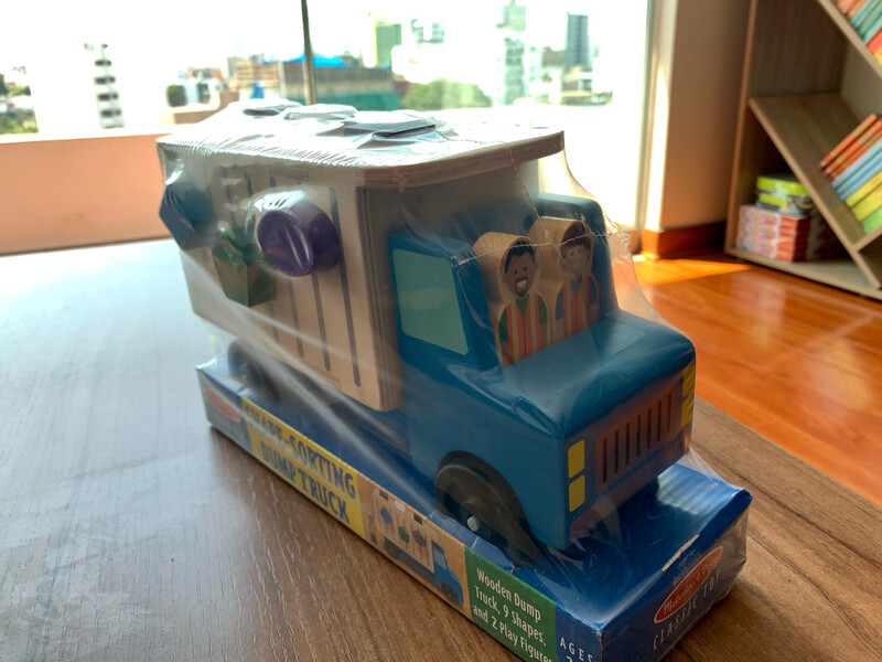 Camión de figuras de Melissa and Doug