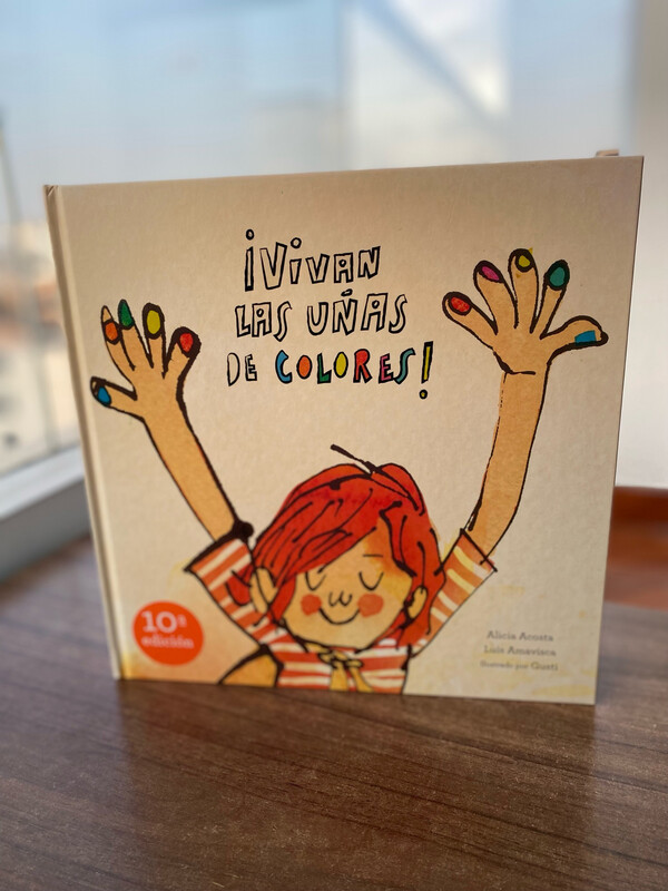 ¡Vivan las uñas de colores!