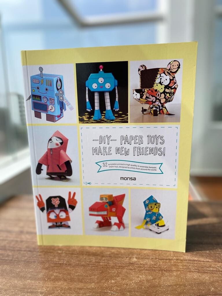 Crear amigos de papel / Paper toy make new friends!