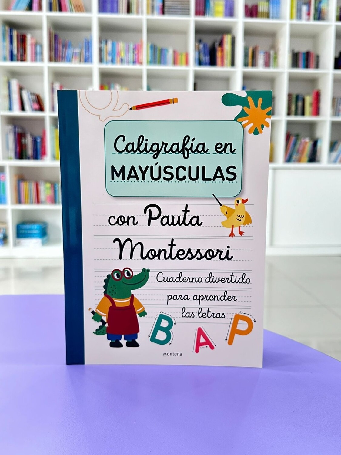 Caligrafía en mayúsculas con pauta Montessori