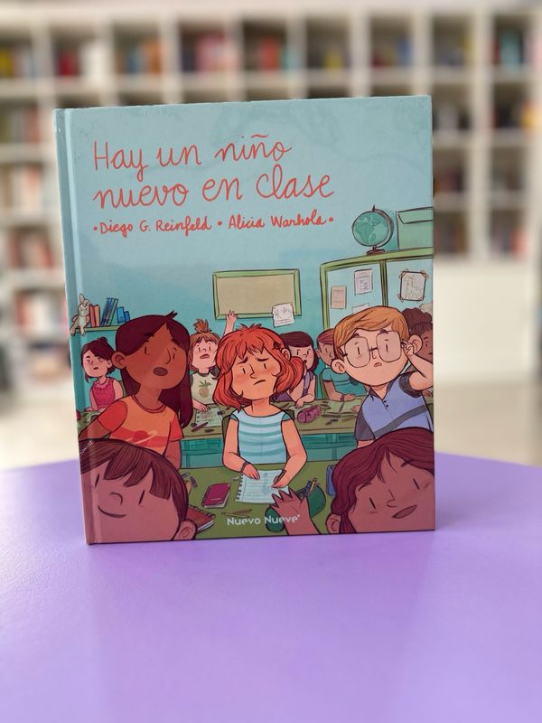 Hay un niño nuevo en clase
