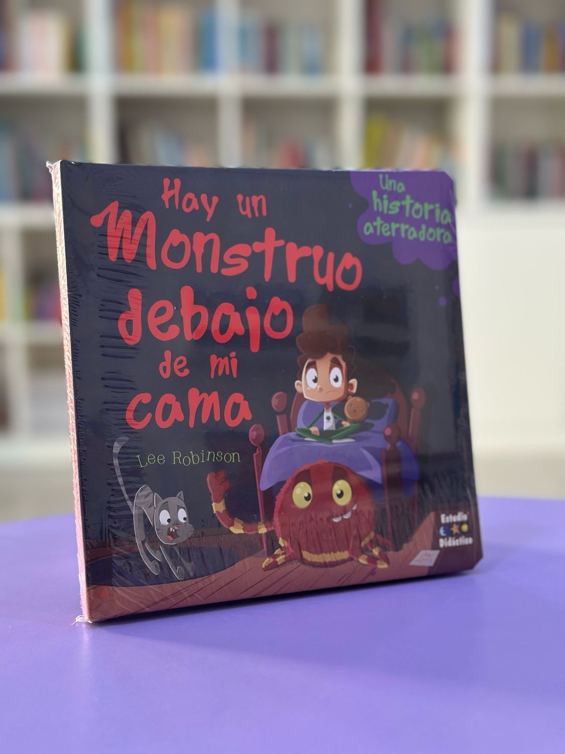 Hay un monstruo debajo de mi cama
