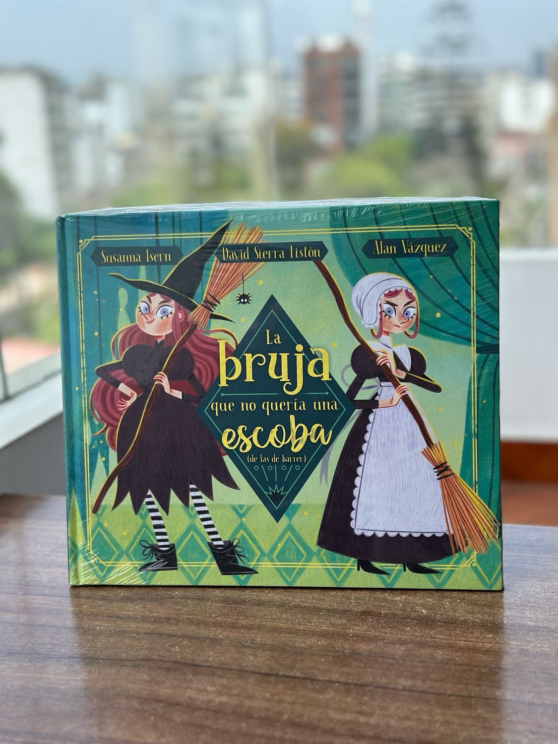 La bruja que no quería una escoba (de las de barrer)