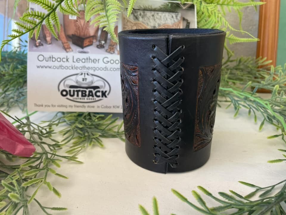 Sheridan Hand-carved Stubby Holder