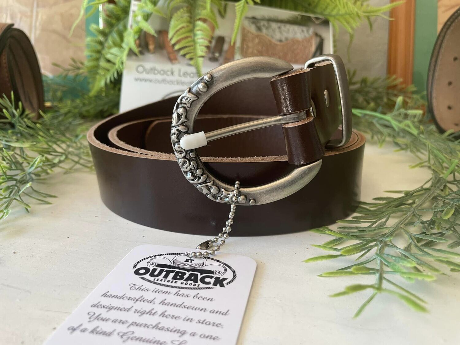 Saddler&#39;s Premium Dark Brown Polished Natural English bridle leather Belt with a Stainless Steel Buckle Set