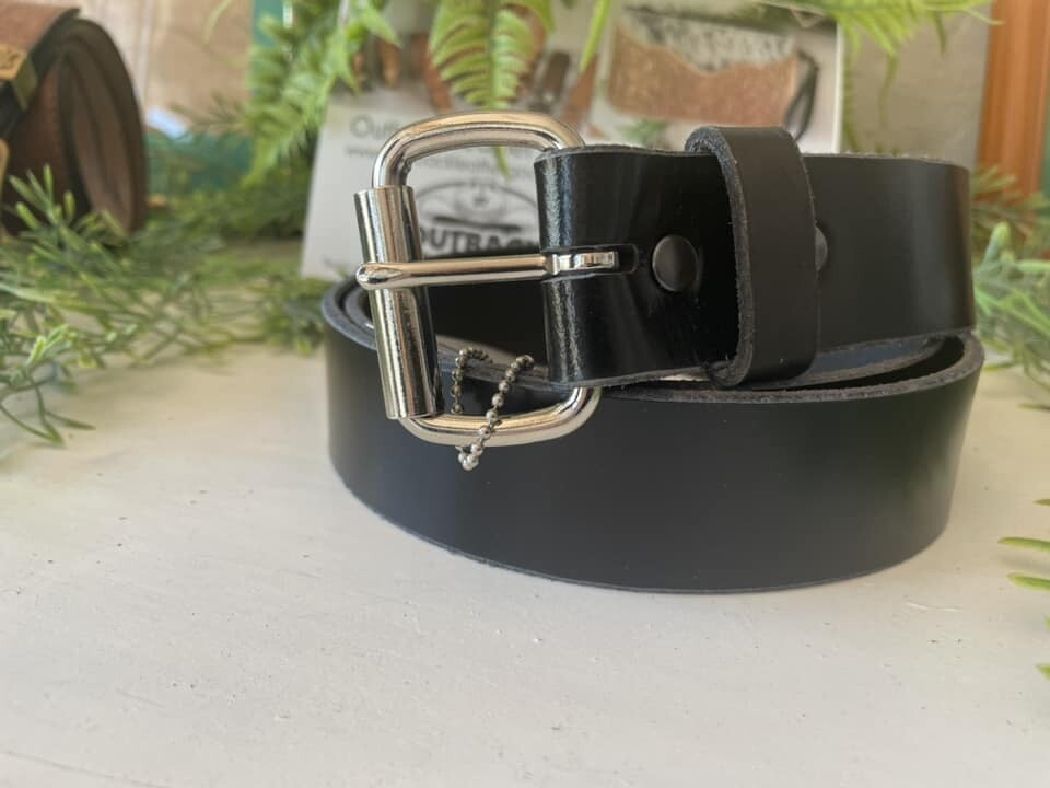 Saddler's Premium Black Natural English bridle leather Belt with a Stainless Steel Roller polished Buckle and leather keeper