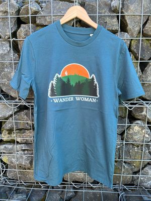 Stanley/Stella T-Shirt Creator 2.0 "Wander Woman" 🚶🏼‍♀️👣
