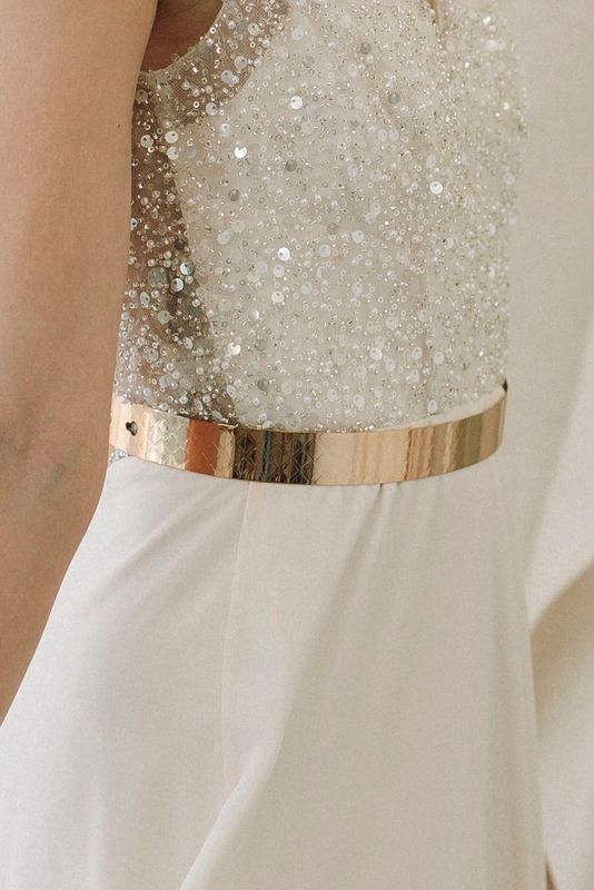 Ceinture doré avec relief