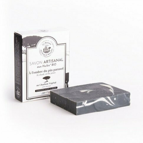 SAVON SAPONIFIE A FROID - SURGRAS - A L'OMBRE DU PIN PARASOL AU CHARBON VEGETAL 100G