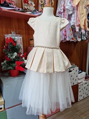 Vestido beige con tul blanco y cinturón de perlitas, 10T