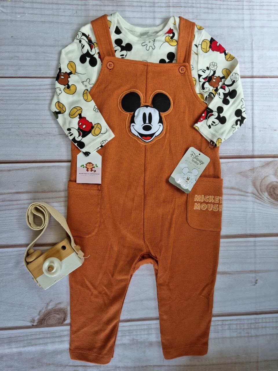 Overall Mickey Mouse + bodysuit beige estampada, 6 a 9m y 12 a 18m