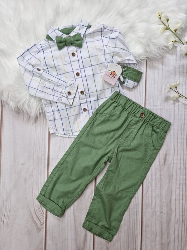 Set 3 piezas, camisa mangas larga cuadros + pantalón verde olivo + corbatín, 18 meses