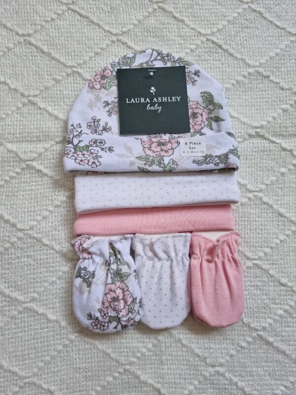 Set 6 piezas, 3 gorritos + 3 guantes, Laura Ashley, 0 a 3 meses