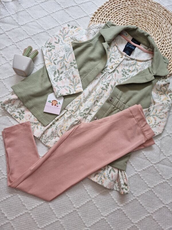 Set 3 piezas, chaleco verde olivo + busito flores + leggins, 4t