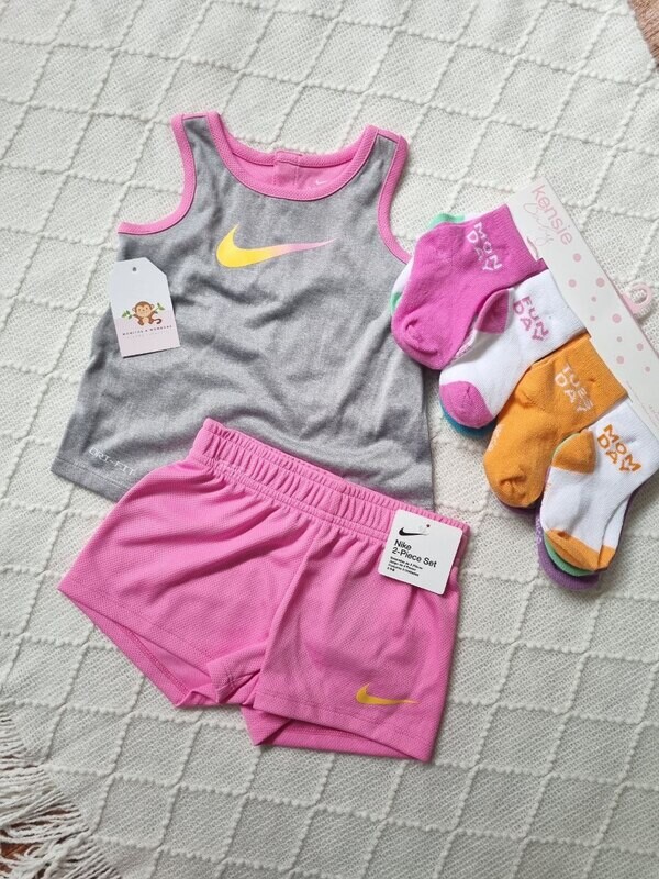 Set Nike, blusa + short deportivo, rosa y gris, 24 meses