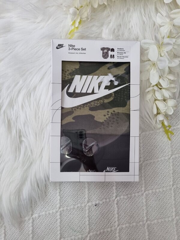 Cajita Nike, Body + gorrito + medias, estilo camuflaje, 0 a 6m