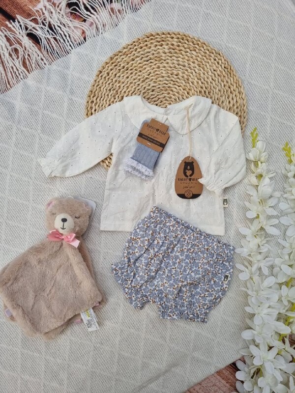Set Rabbit Bear, blusa manga larga + short flores celeste + medias, 3 a 6m y 12m