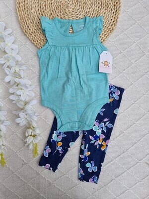 Set 2 piezas carters, Bodysuit celeste+ leggins de flores, 6 meses.