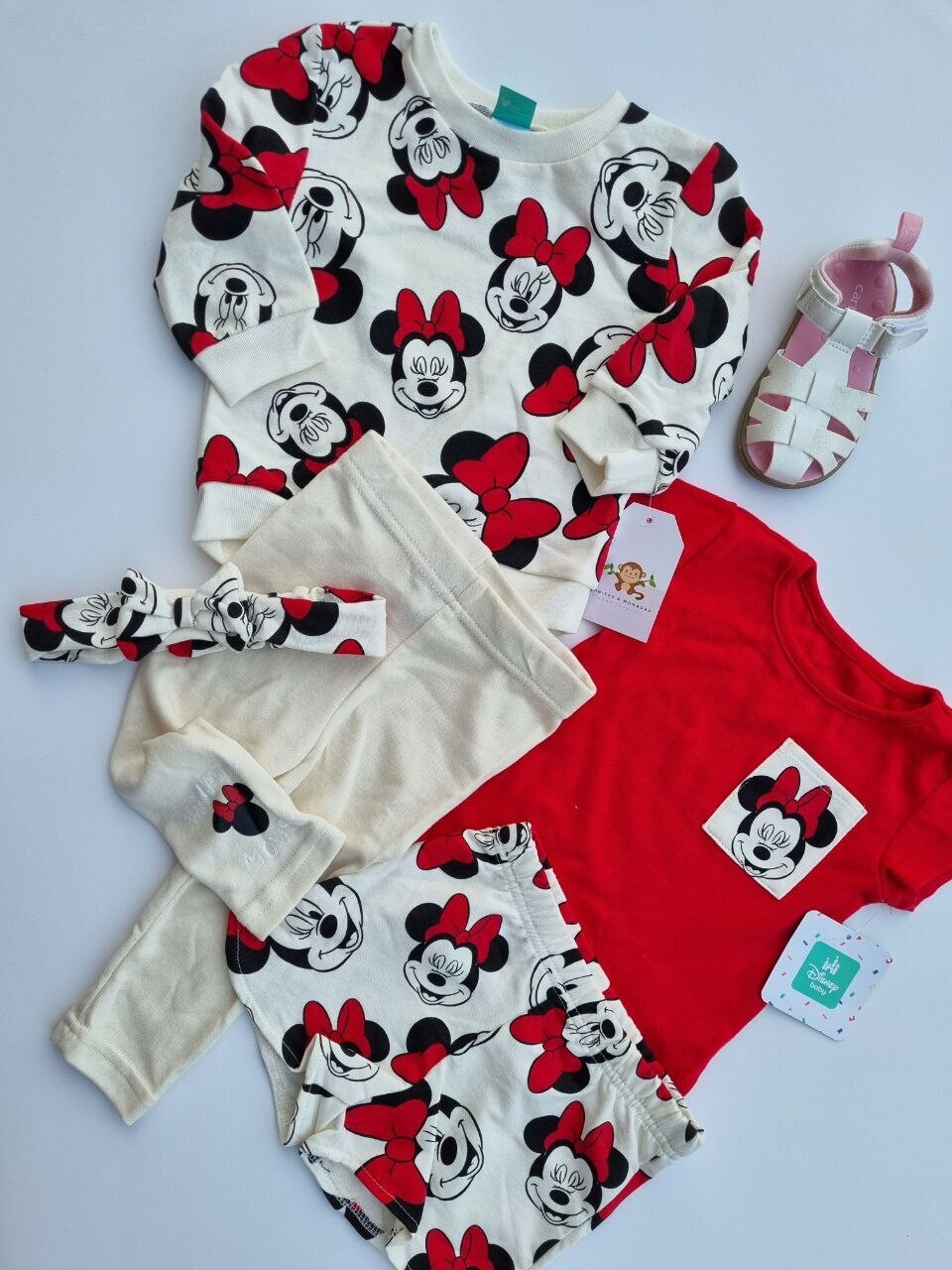 Set 5 piezas Minnie Mouse, busito + camiseta roja + leggins + short + cintillo, 12m