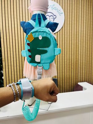 Mochila arnés + pulsera antipérdida, celeste de DINO