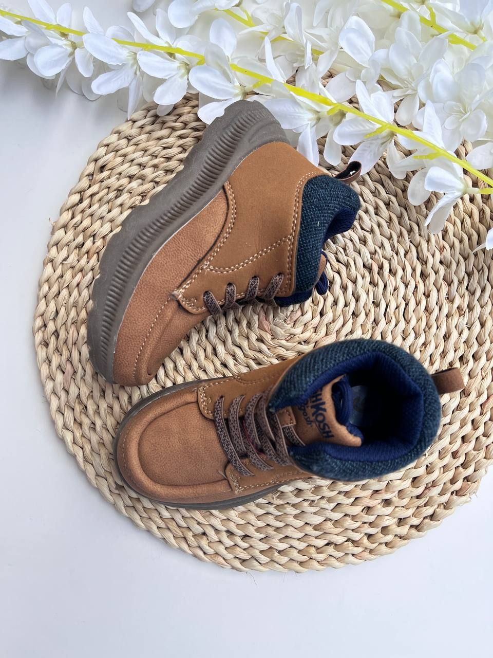 Botines Oshkosh, talla 27