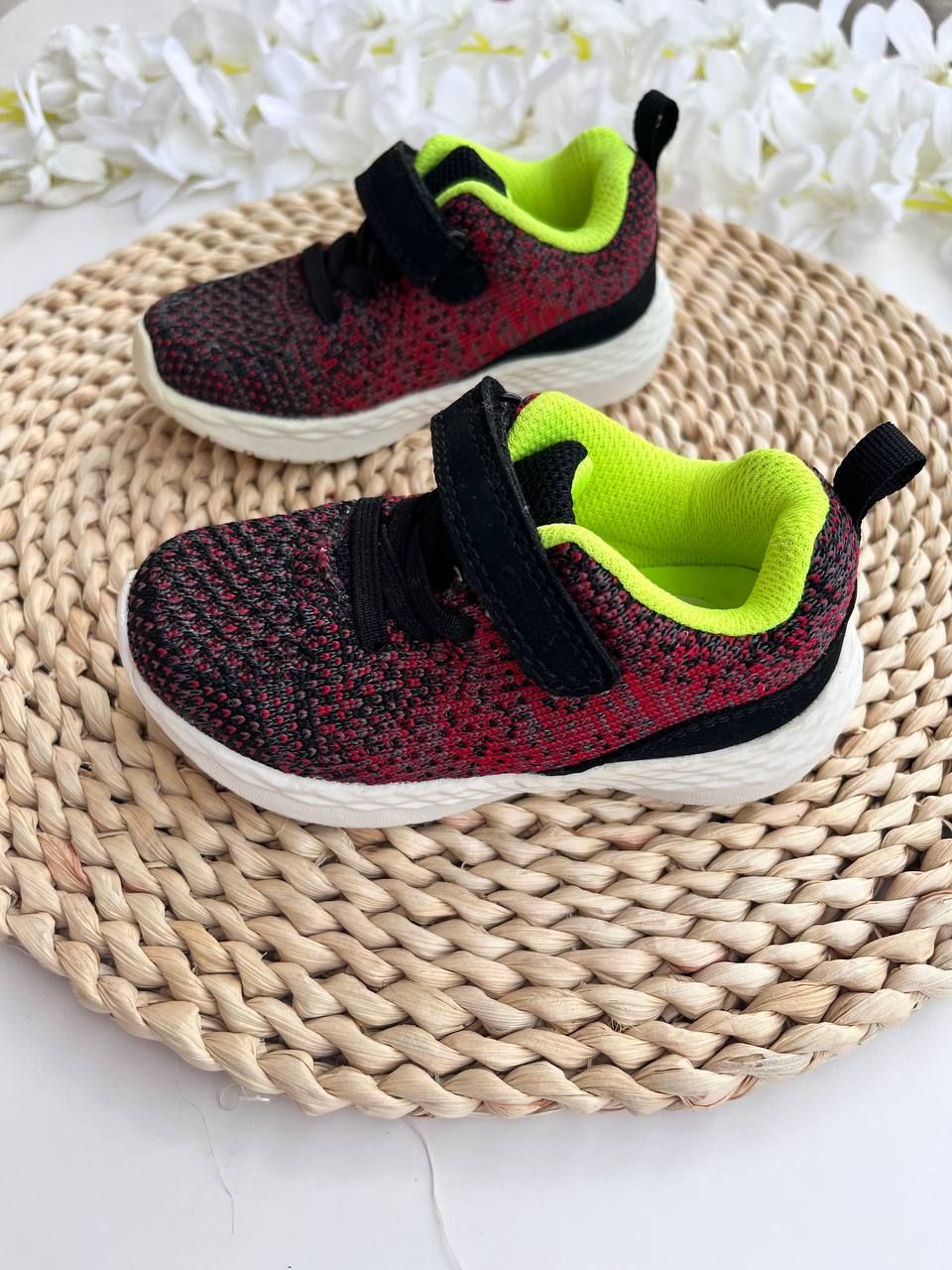 Zapatos deportivos Carters ( Talla 6us ~ 22eur)