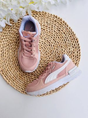 Zapatos PUMA, color rosa pastel, talla 25