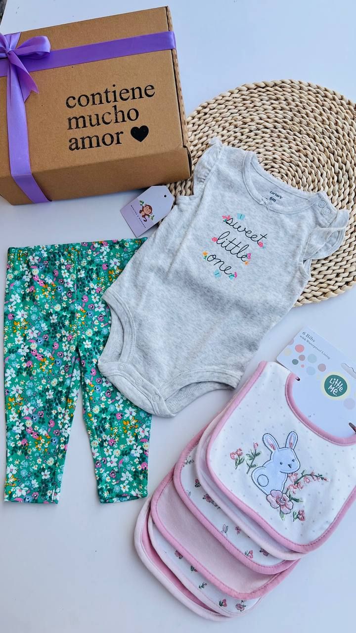 Set 2 piezas carters, Bodysuit gris+ leggins de flores, 6 meses.