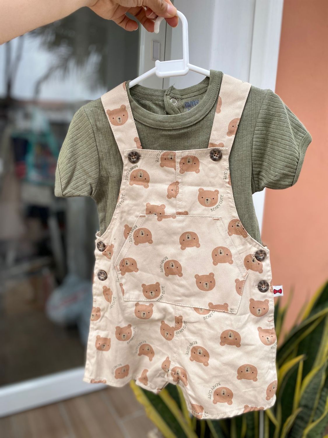 Overall y camiseta 18m y 24m