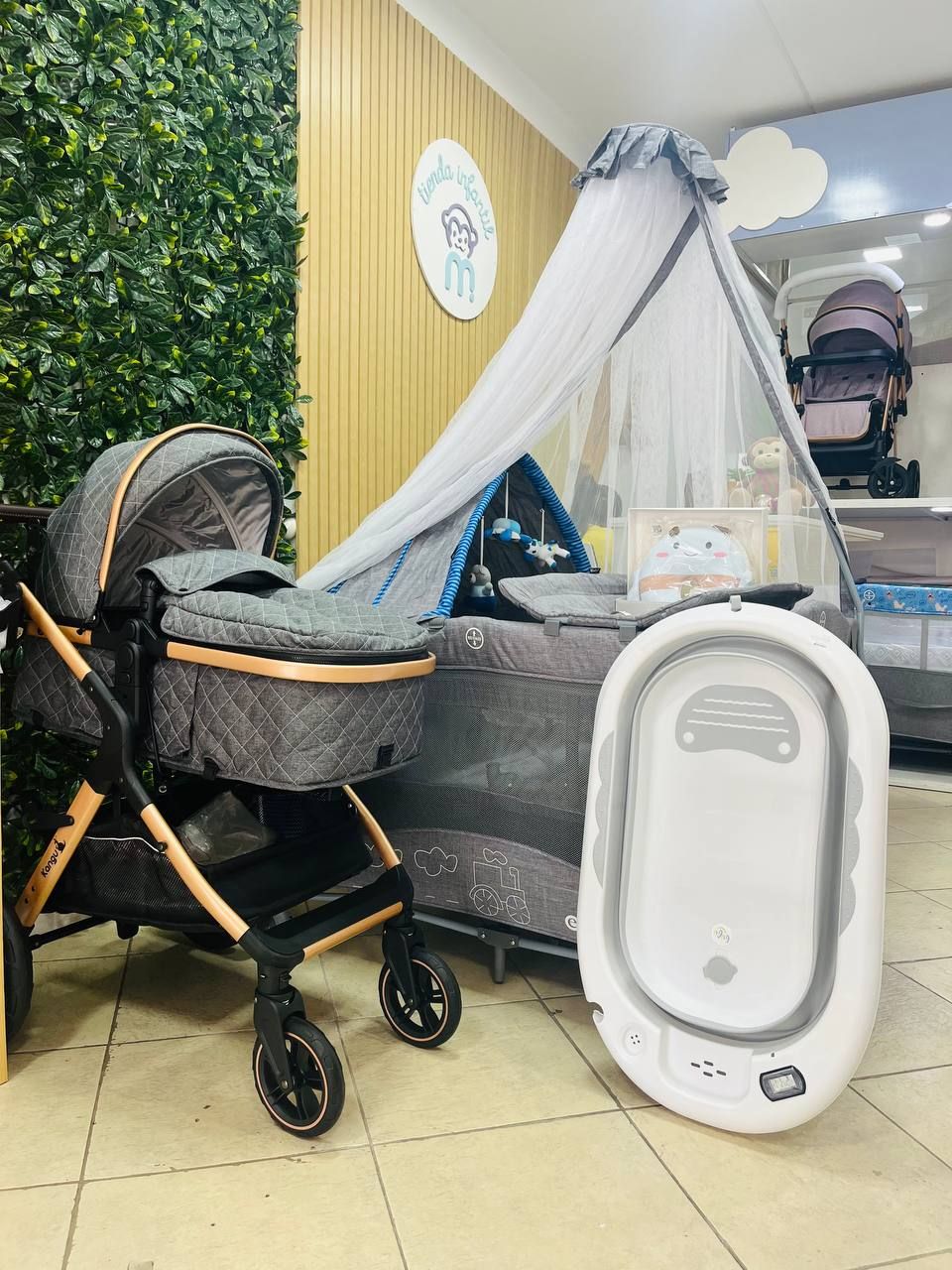 COMBO, Coche europeo Elliot + Cuna corral Noa + Bañera Aries + Almohada Memory Foam