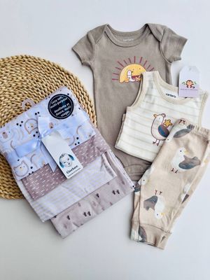 Set Carters, 2 bodysuits y pantalón, 0-3m, y 6-9 meses, pajarito.