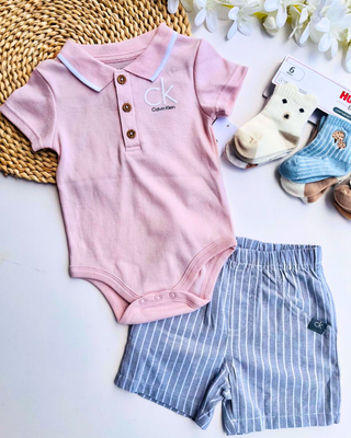 Set Calvin Klein, body + short, 6 a 9m