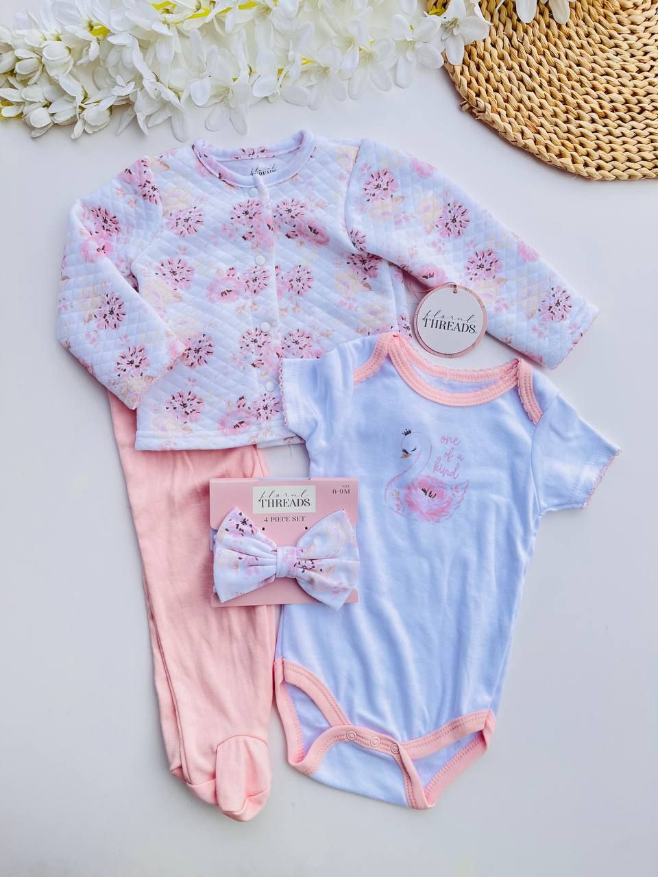 Set 4 piezas Floral, body + pantalón + abrigo + cintillo, 6 a 9m