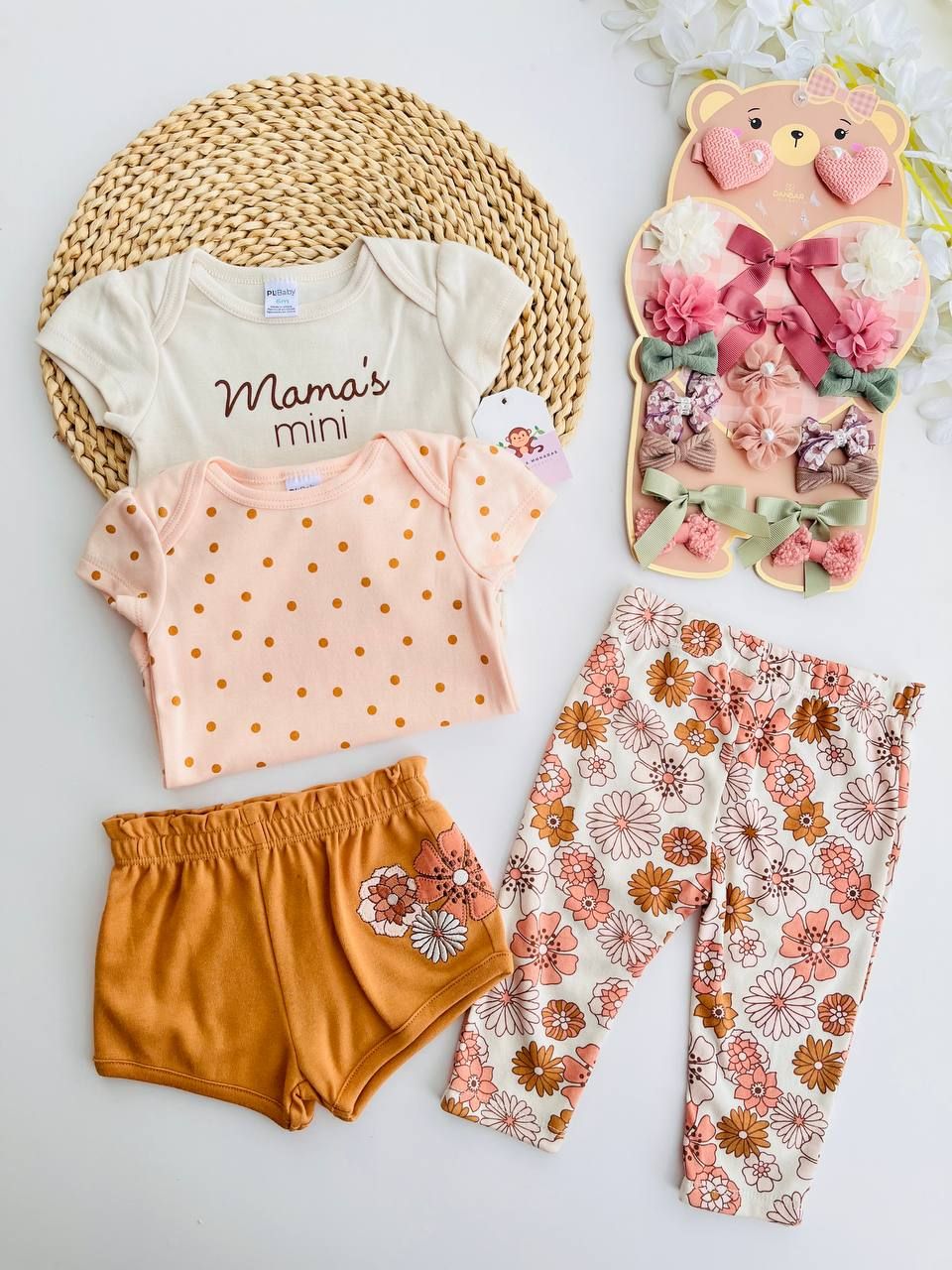 Set 4 piezas, 2 bodys Mama&#39;s Mini + pantalón + short caqui, 6 meses