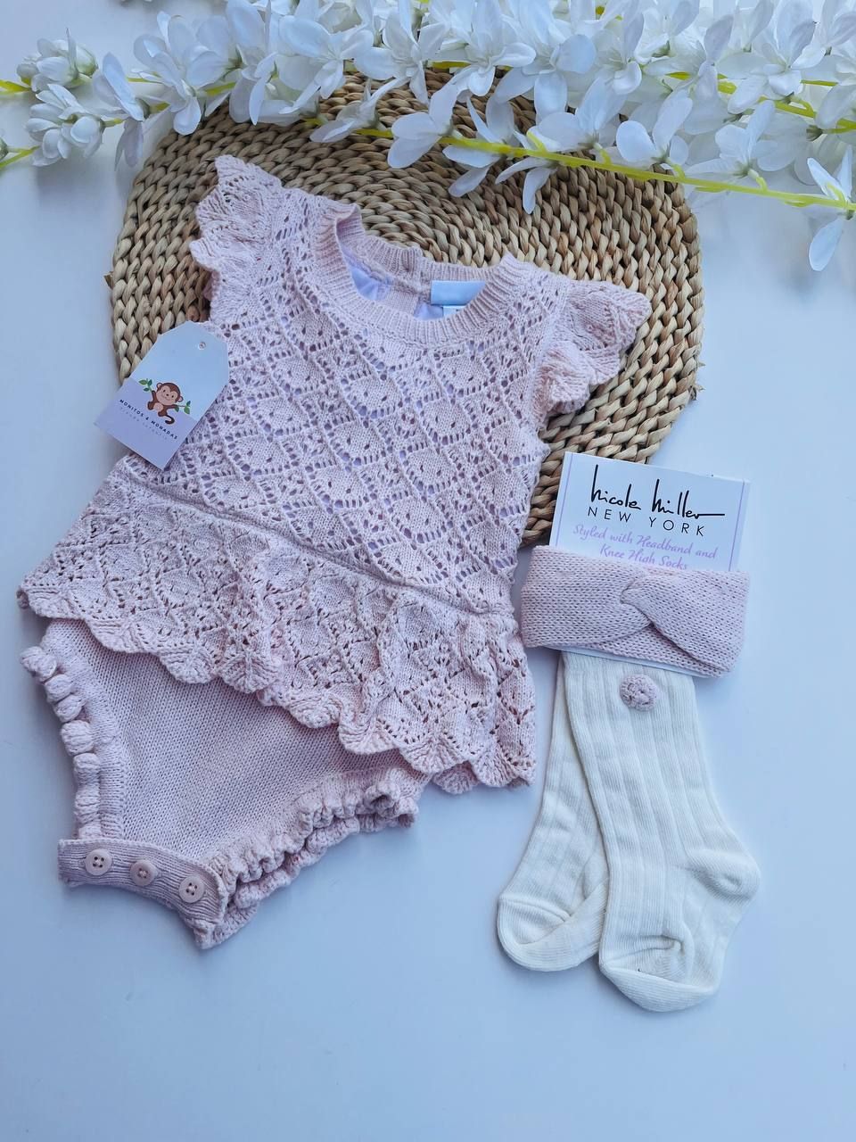 Romper tejido Nicole Miller + medias + cintillo, 6/9m