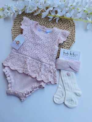 Romper tejido Nicole Miller + medias + cintillo, 6/9m