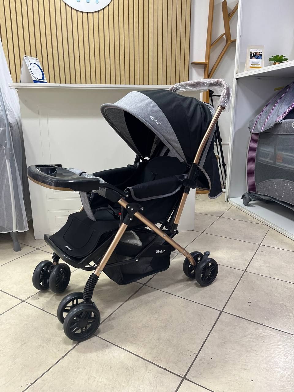 Coche Bon, negro, gris, beige