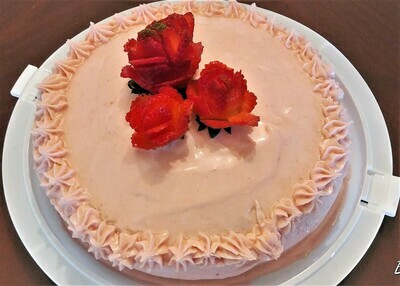 Pretty in Pink:
Vegan Strawberry Cake/Strawberry Frosting/Fresh Strawberry Roses.