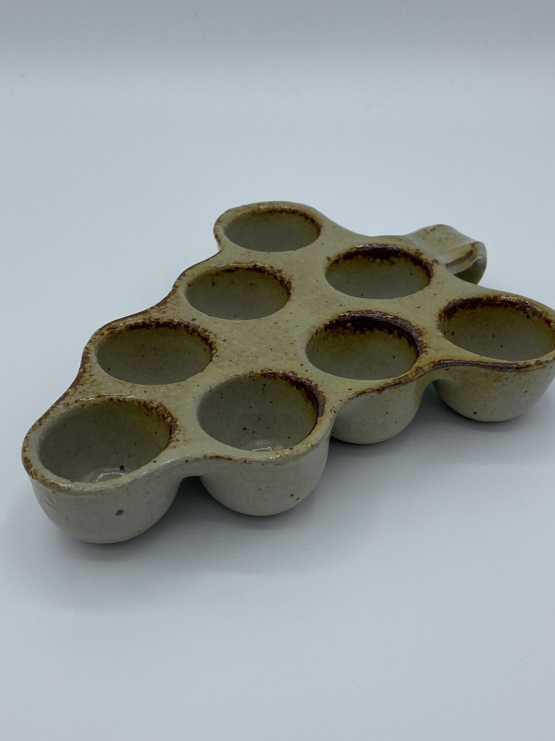 113 Escargot clay server